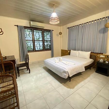 Ecran Riverfront Guesthouse Kampot Exterior foto