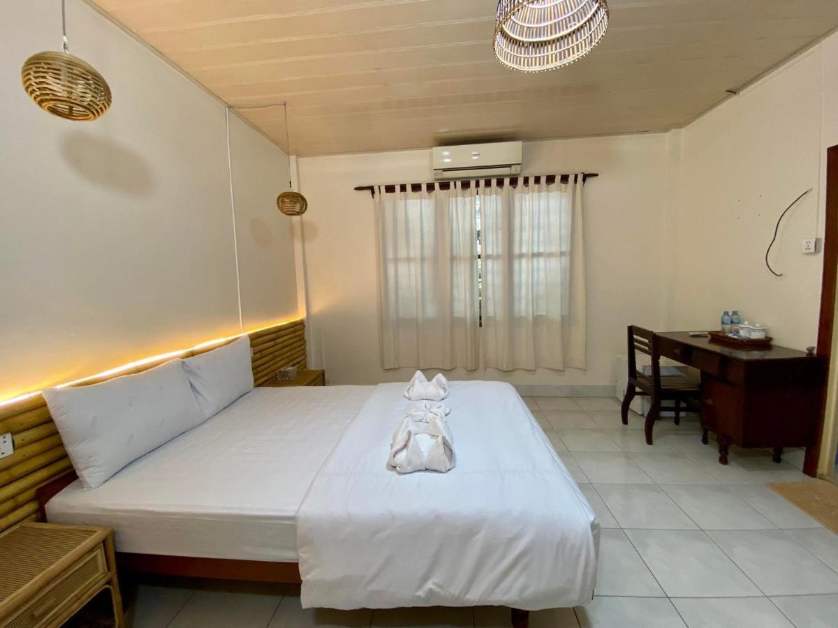 Ecran Riverfront Guesthouse Kampot Exterior foto